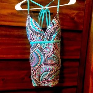 Swim top, never worn, excellent condition